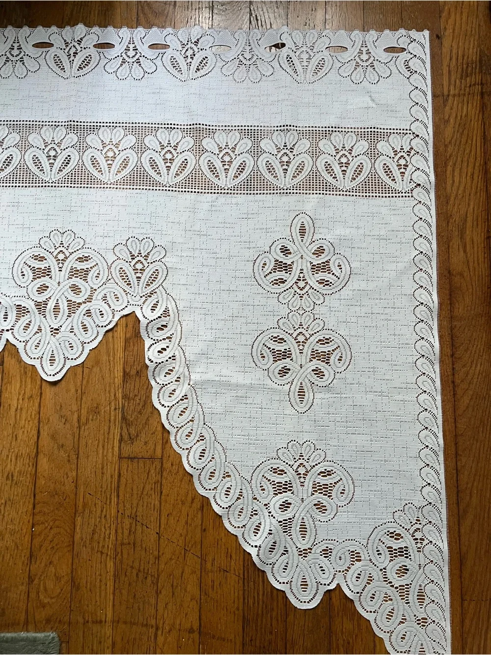 Set of Four White Lace Scalloped Valance Curtains